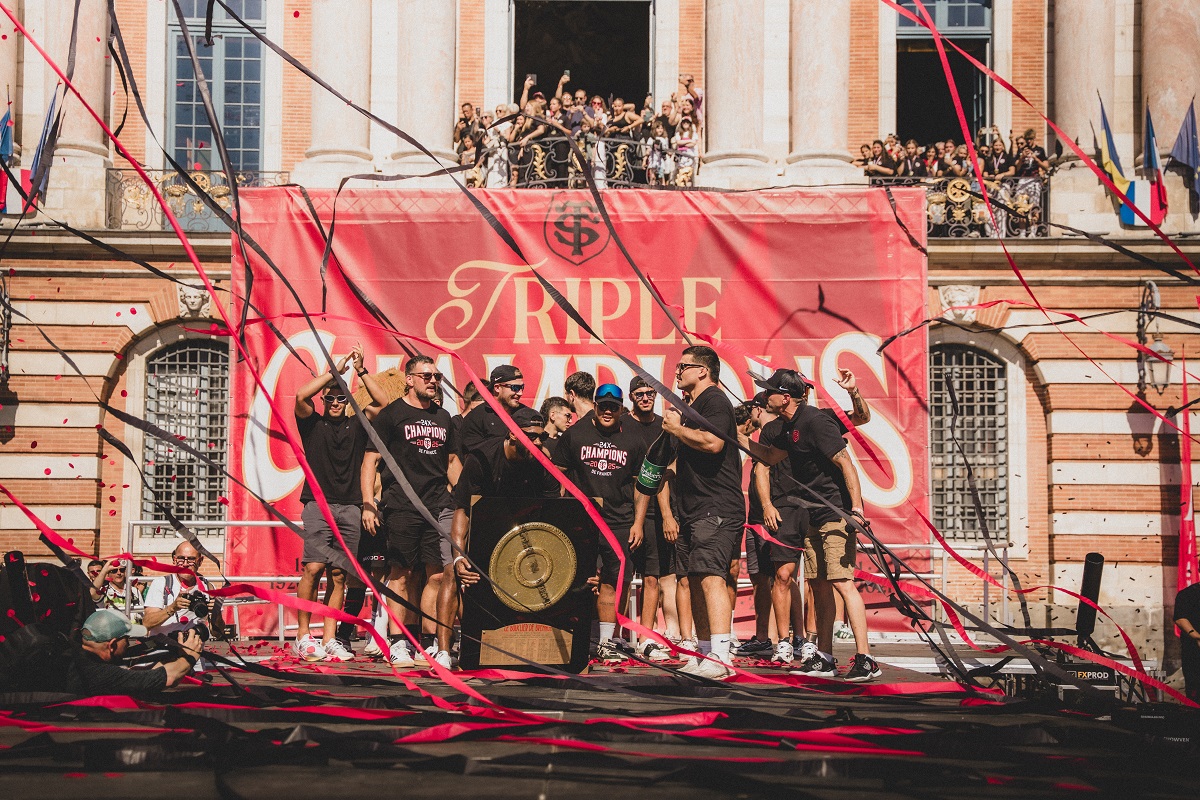 Célébration au Capitole - Champions 2025