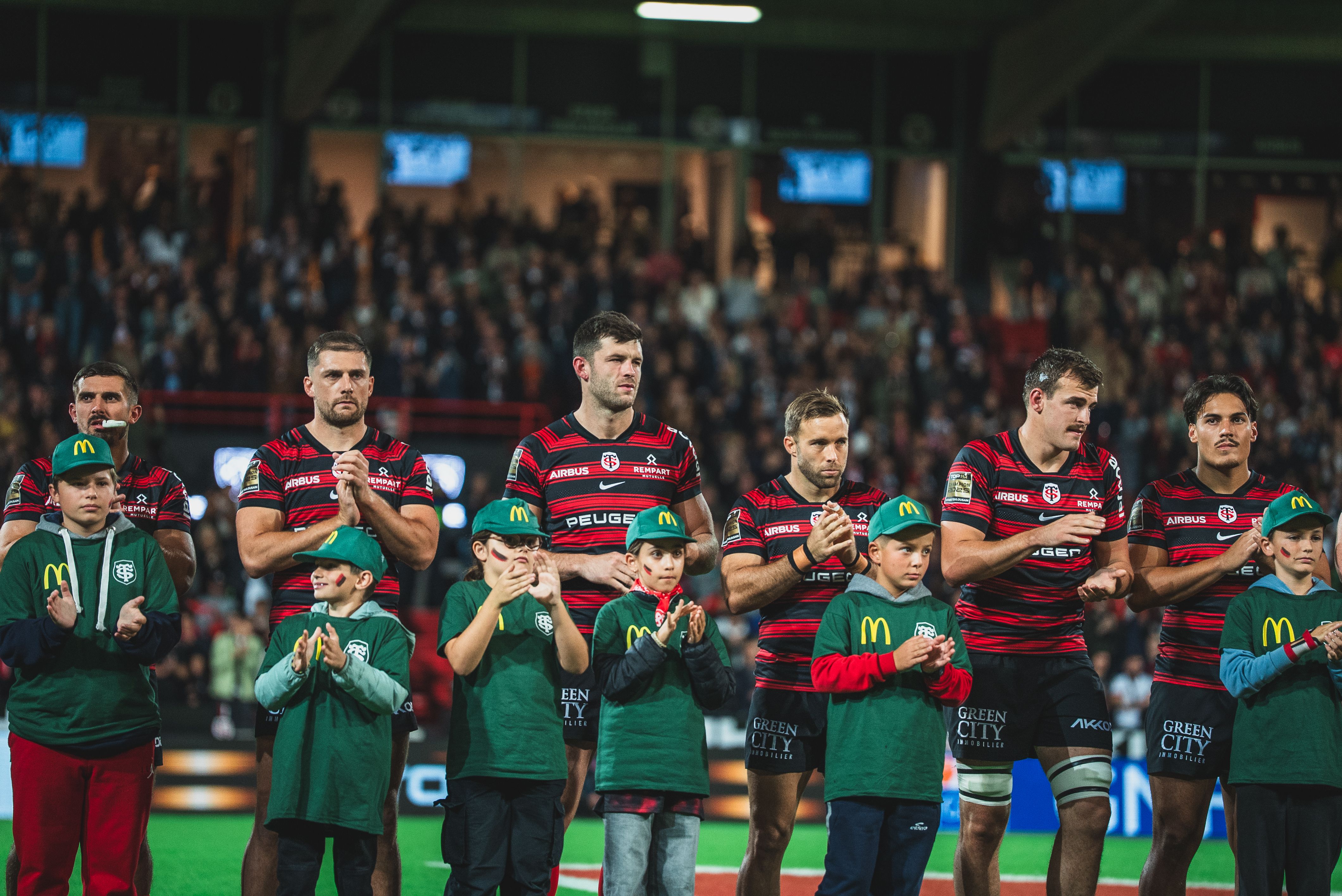 Hommage des joueurs avant le match