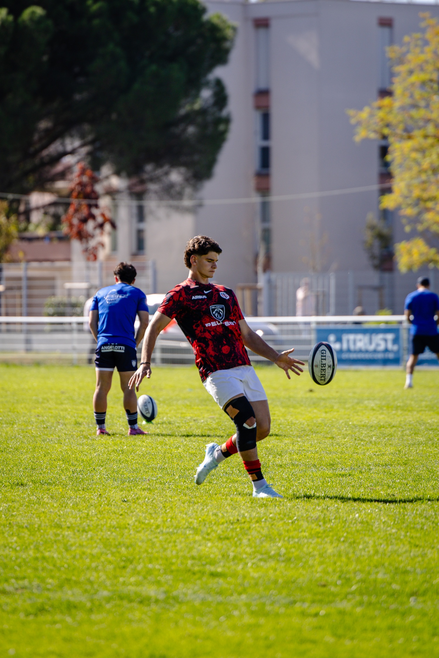 Joueurs espoirs en action lors du match Colomiers - Stade Toulousain