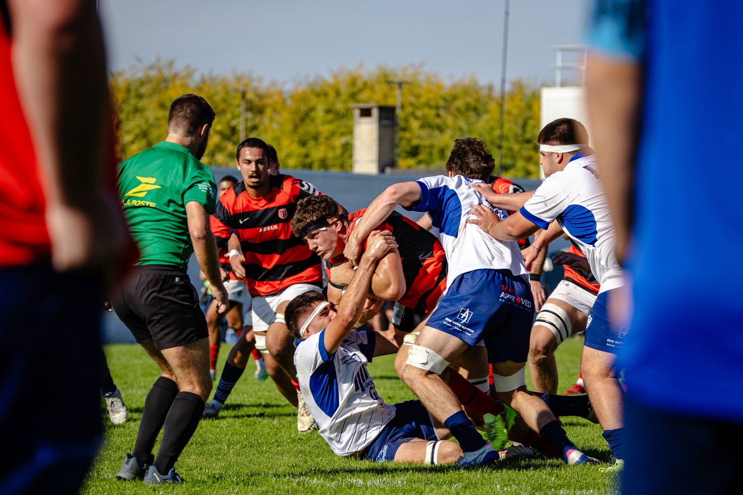 Joueurs espoirs en action lors du match Colomiers - Stade Toulousain
