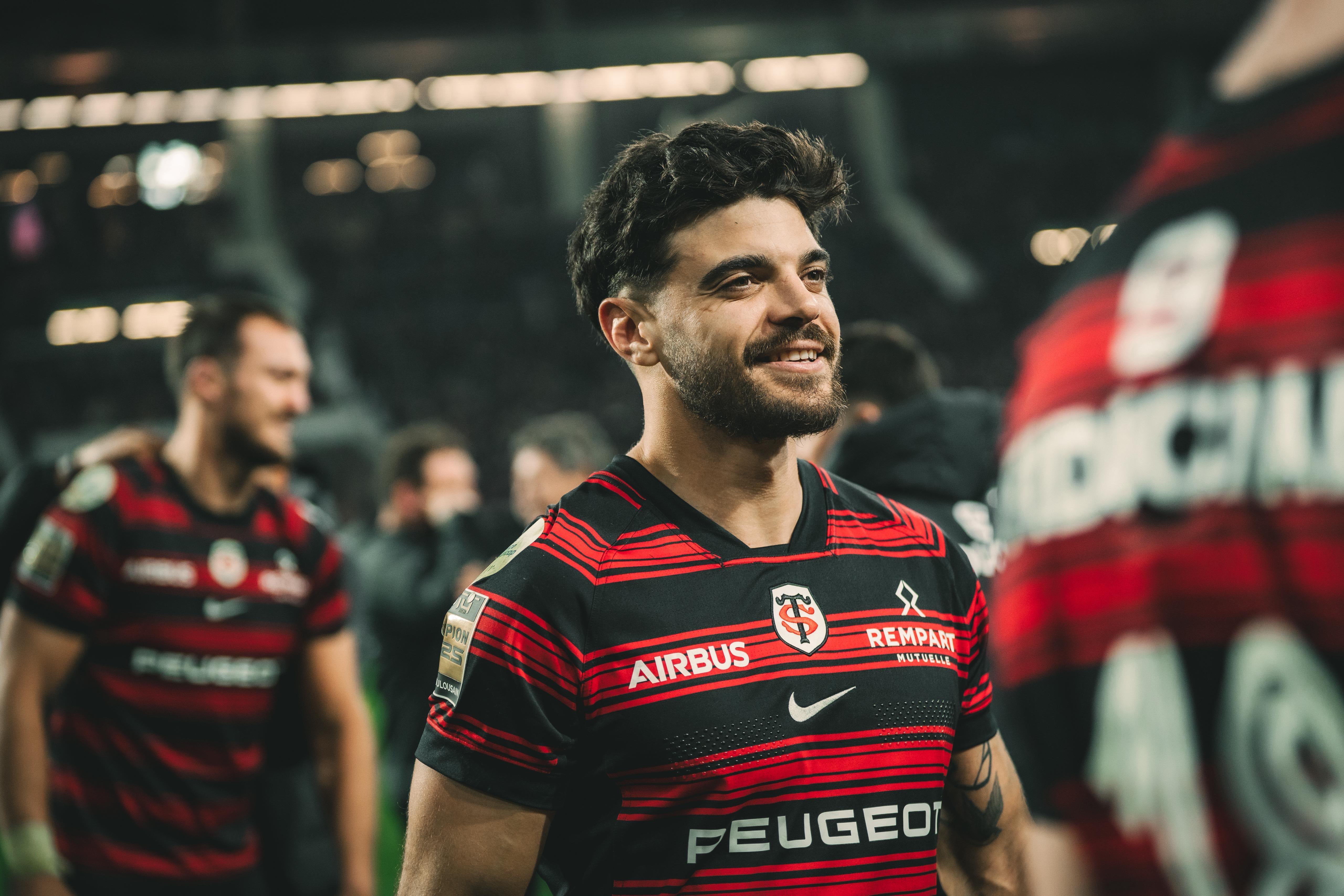 Romain Ntamack en train de sourire