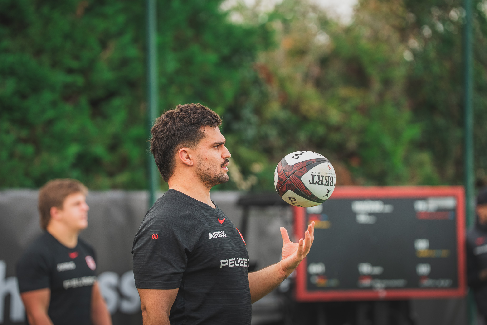 Guillaume Cramont regardant au loin