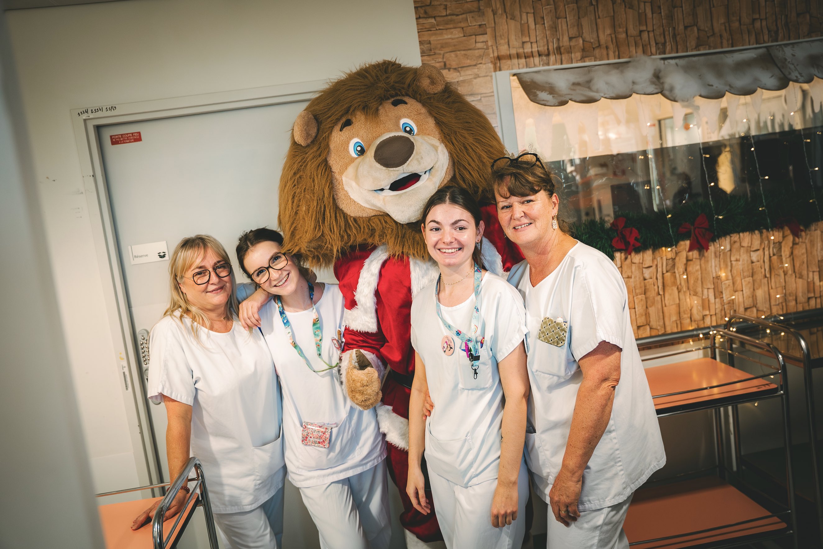 Opération à l'hôpital des enfants 25/26