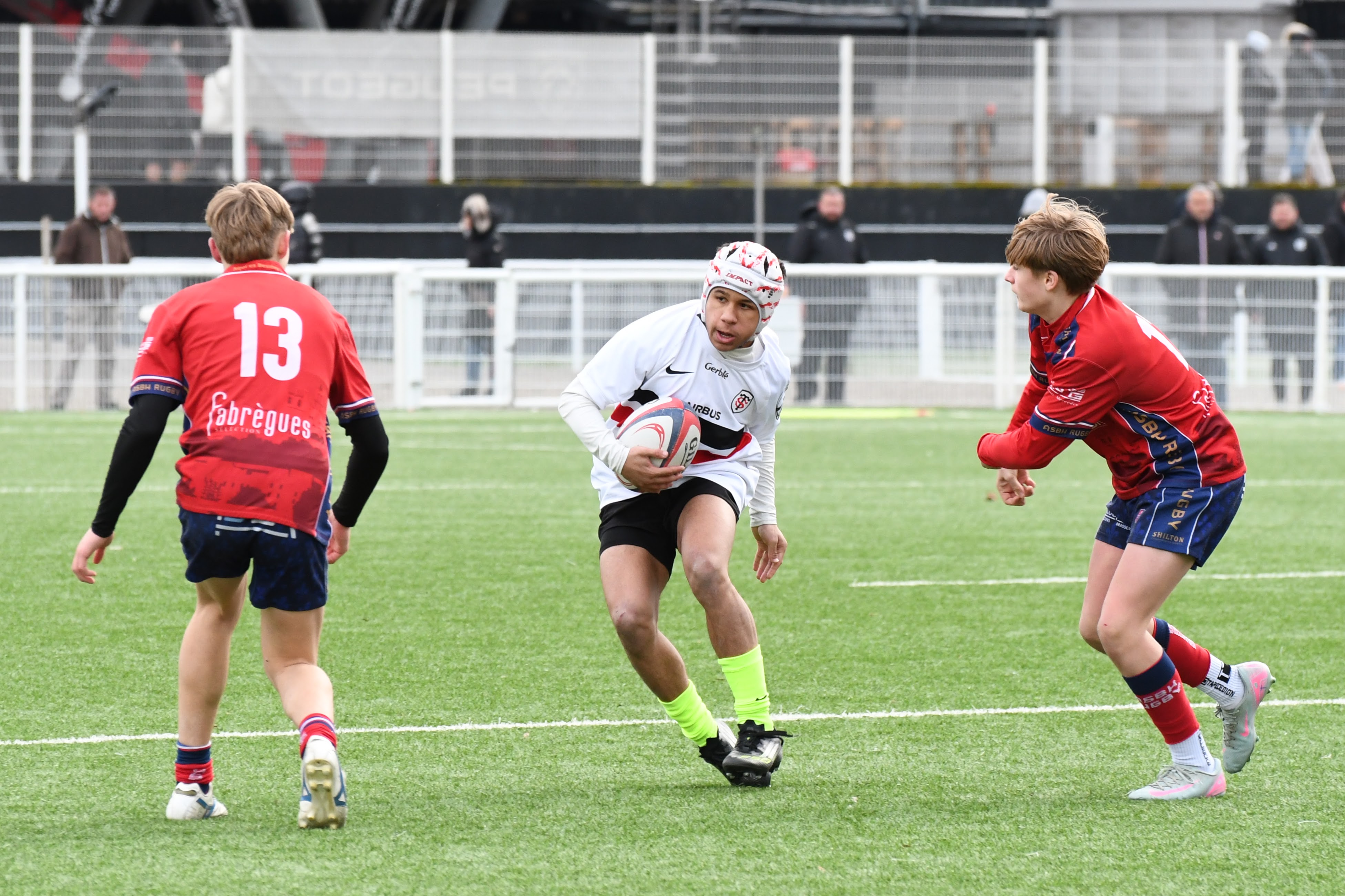 Joueur Cadets B face à des joueurs de Béziers 